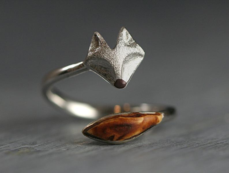 Silver Fox Ring With Stone detail Tail