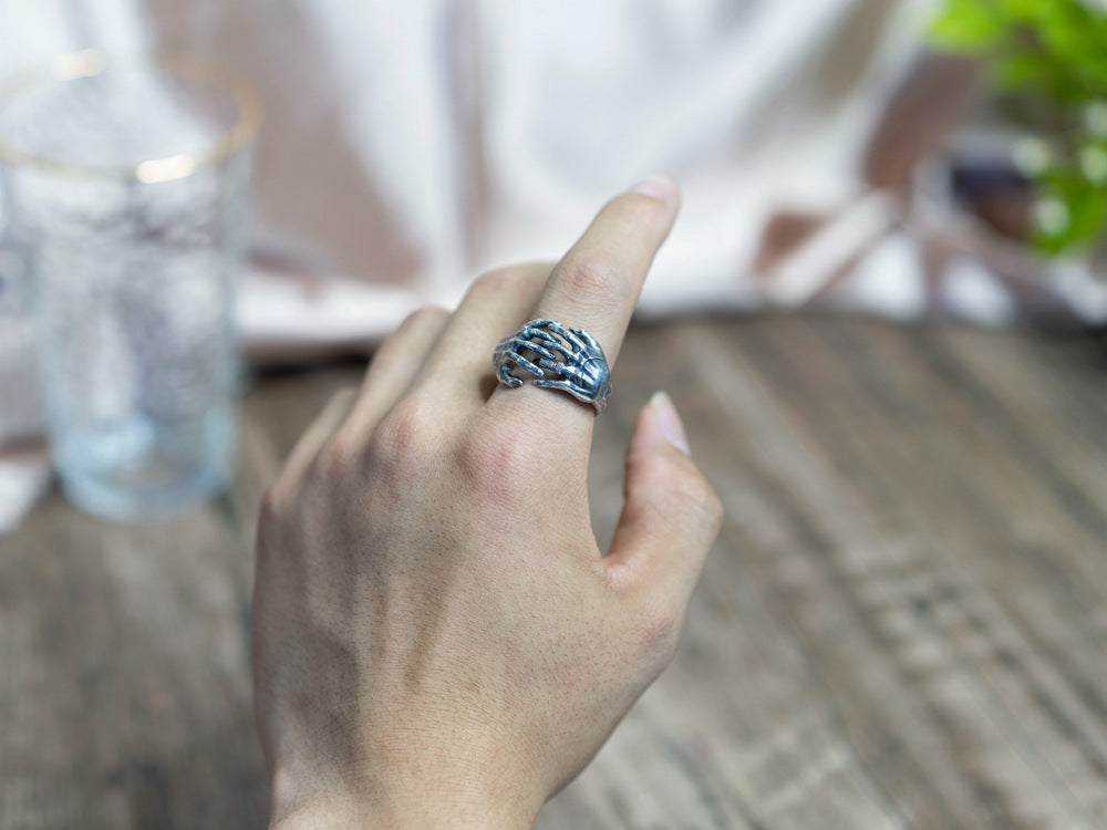 S925 Silver Artisan Holding On Ring