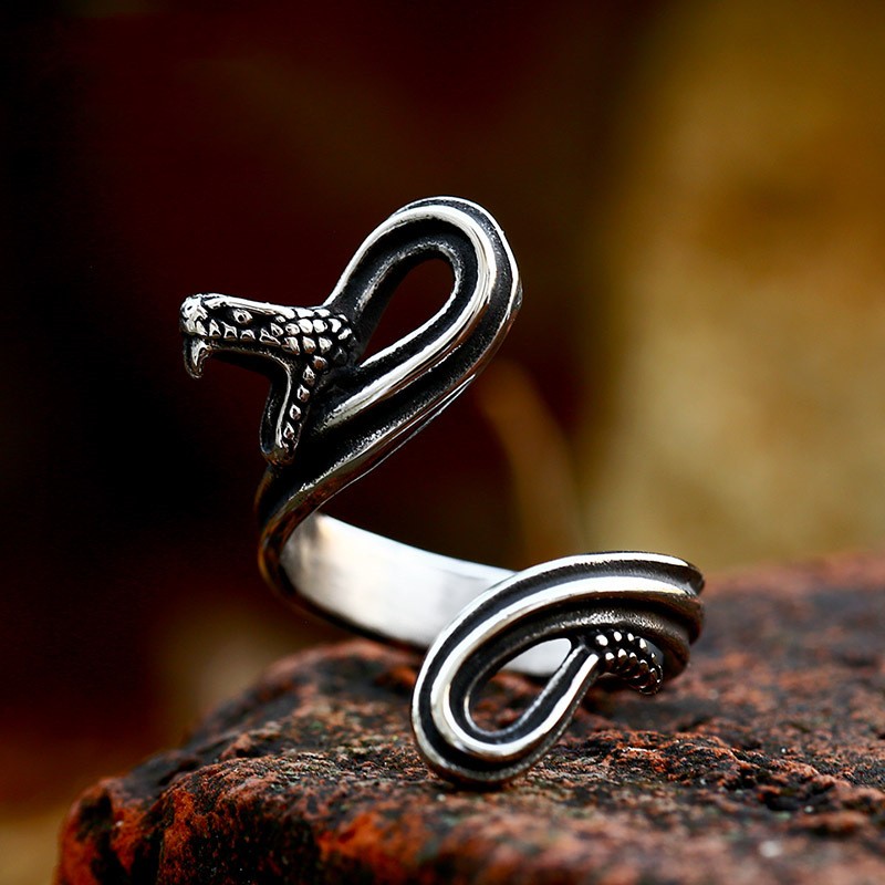Stainless Steel Striking Snake Ring