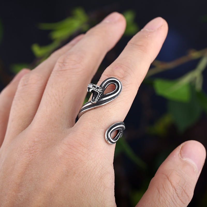 Stainless Steel Striking Snake Ring